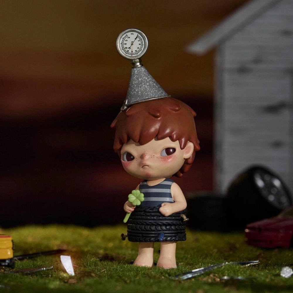 Hirono from “Echo” Series Figures - “Get Lucky”
